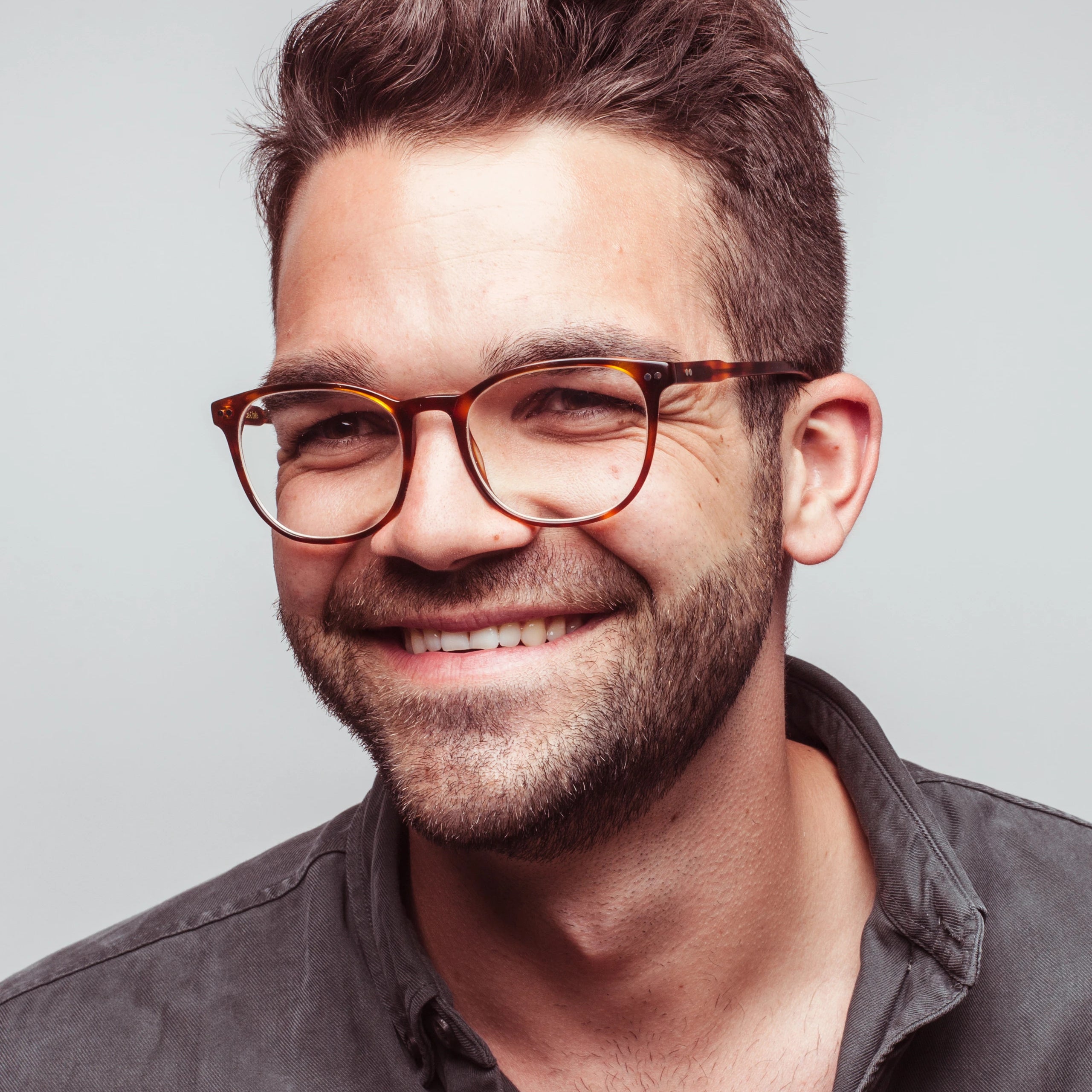 Julian Julian ist der Gründer von HALY